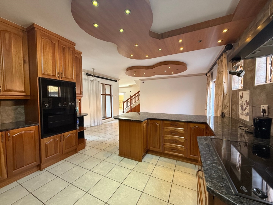 5 Bedroom Property for Sale in Birdwood Estate North West